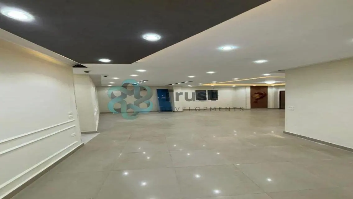 شقة فاخرة 3 غرف نوم للإيجار بسعر 35000 جنيهاً