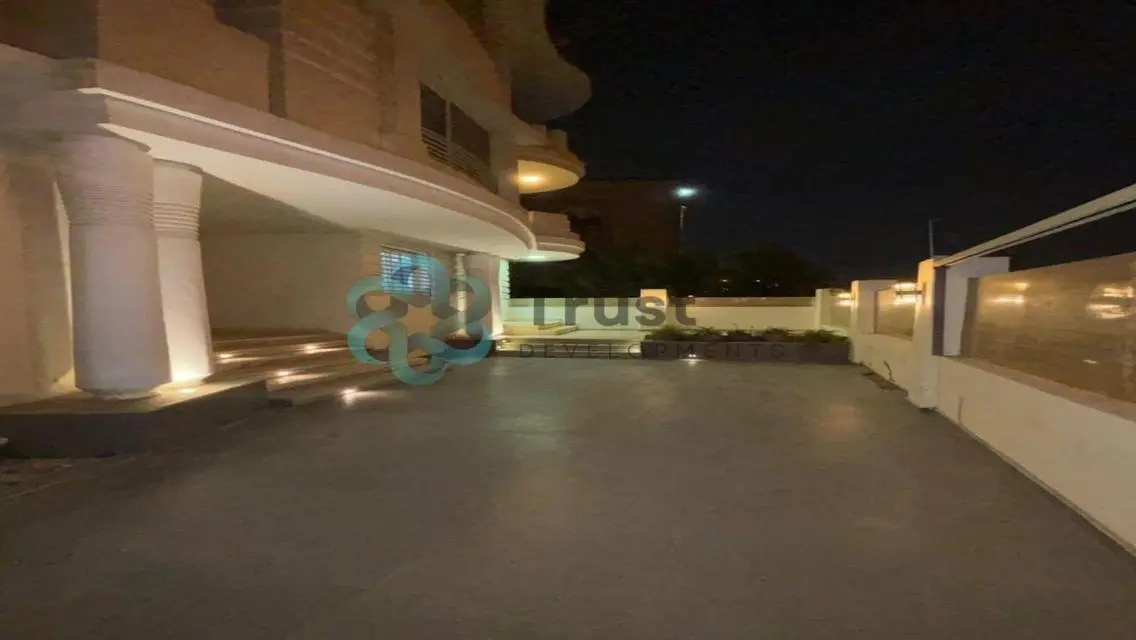 شقة فاخرة 3 غرف نوم للإيجار بسعر 35000 جنيهاً