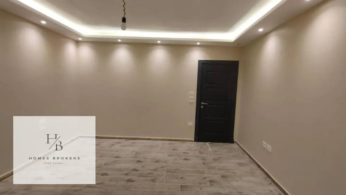 شقة فاخرة بمساحة متر مربع 350