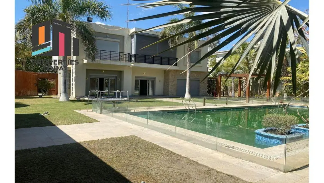 Luxury Villa 750 sqm with Private Garden and Pool