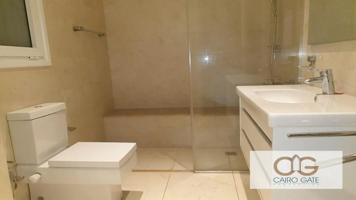 شقة حديثة وفسيحة بـ 2 غرفة نوم في الزمالك