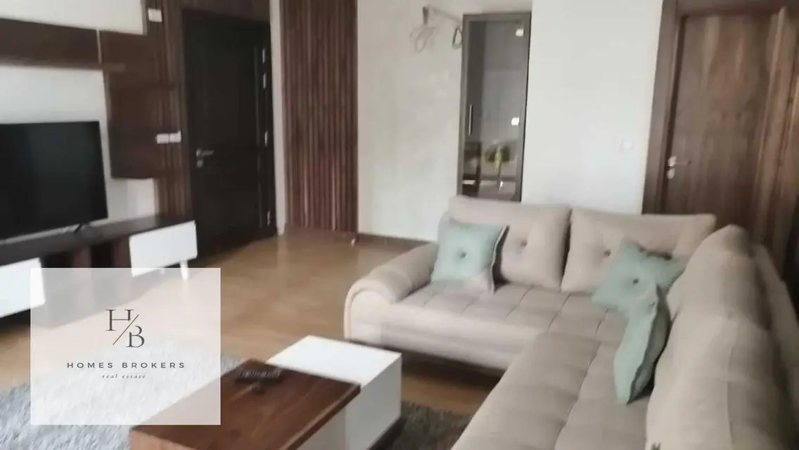 Luxury Apartment for Rent Overlooking Lakes
