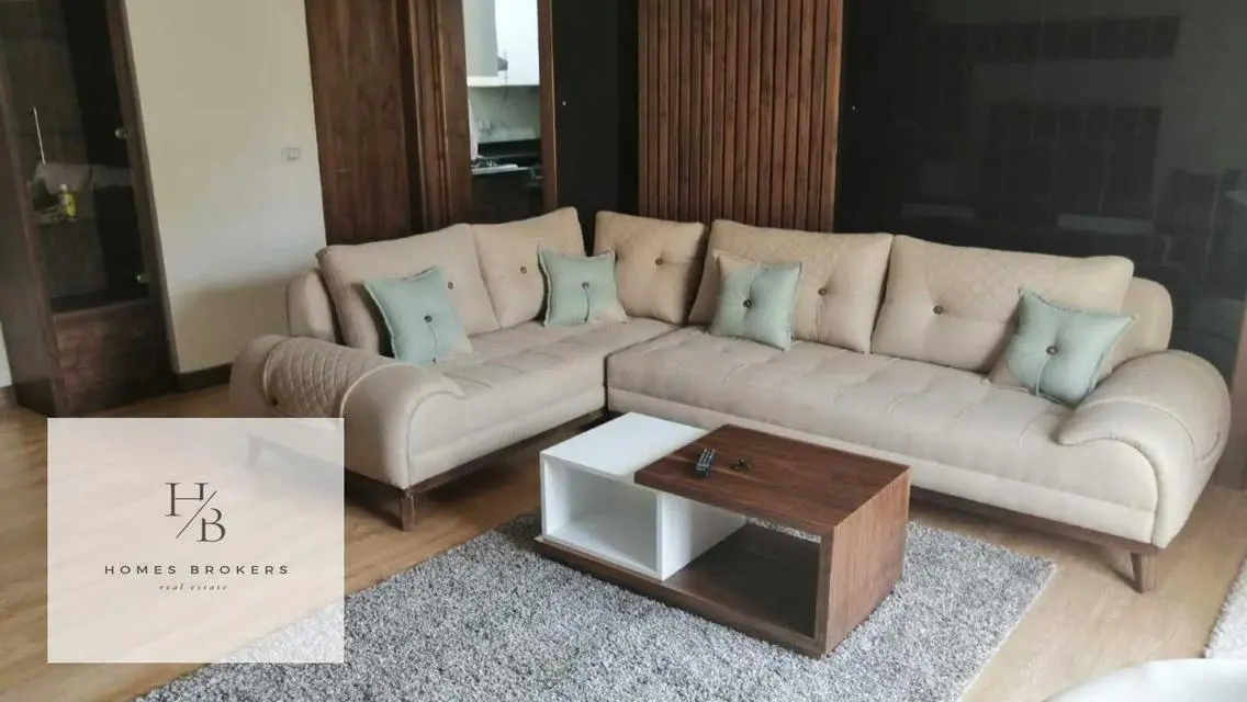 Luxury Apartment for Rent Overlooking Lakes
