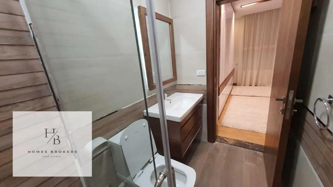 Luxury Apartment for Rent Overlooking Lakes