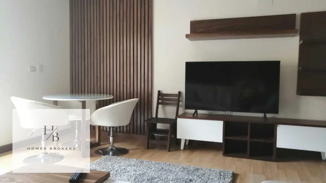 Luxury Apartment for Rent Overlooking Lakes