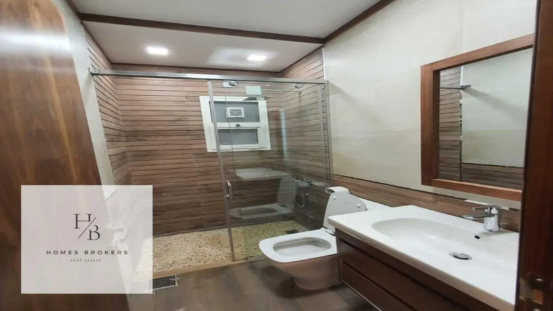 Luxury Apartment for Rent Overlooking Lakes