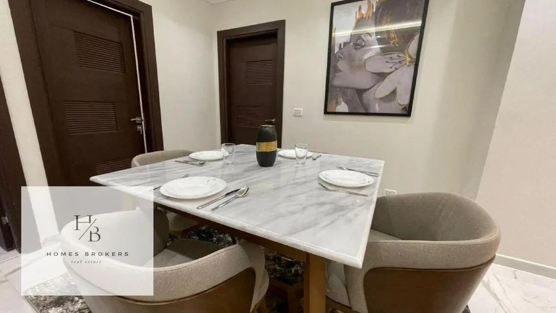 شقة فاخرة في Eastown Residences