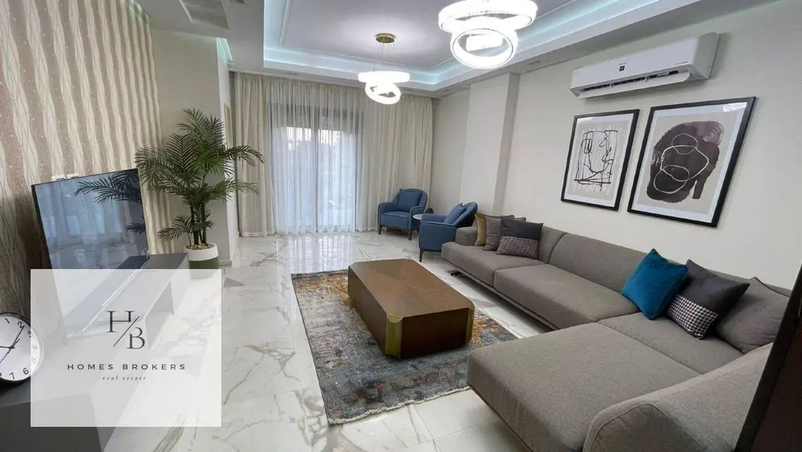 شقة فاخرة في Eastown Residences