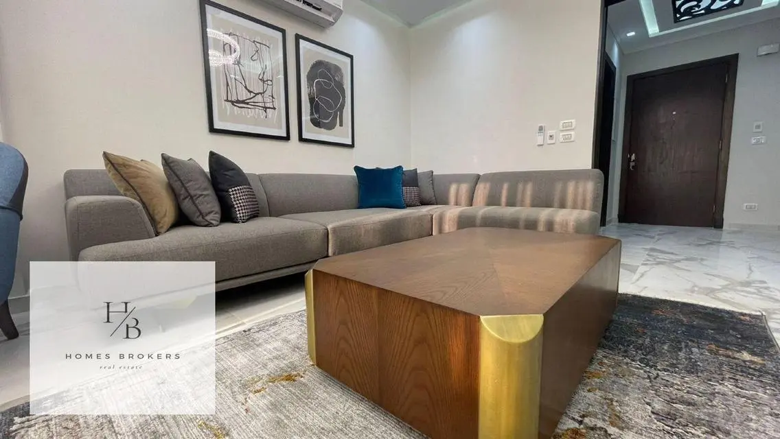 شقة فاخرة في Eastown Residences