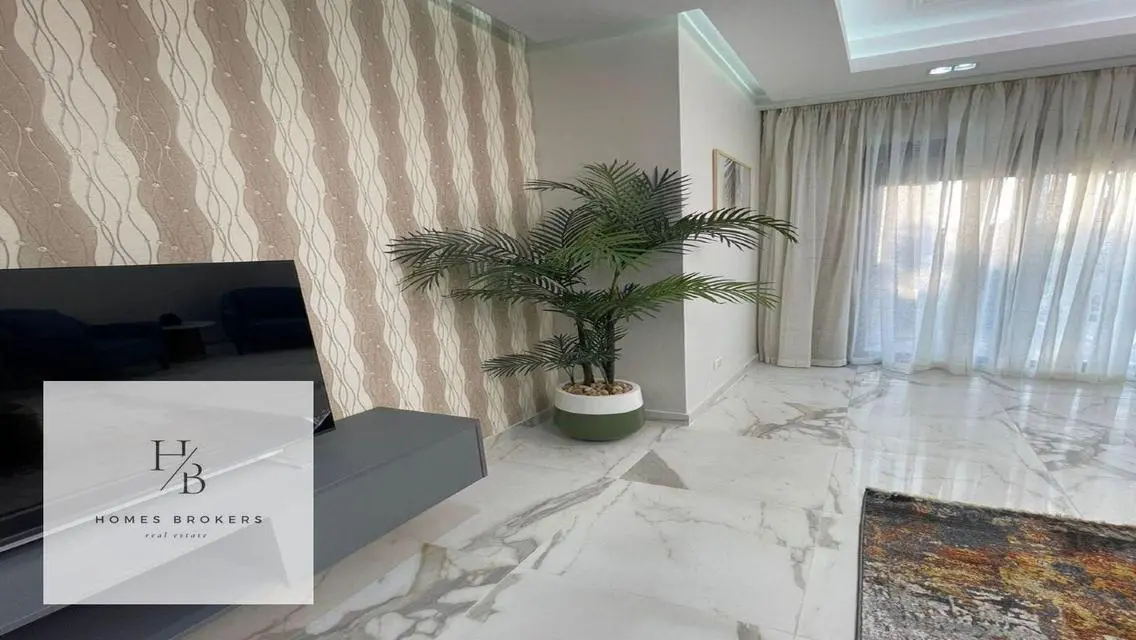 شقة فاخرة في Eastown Residences