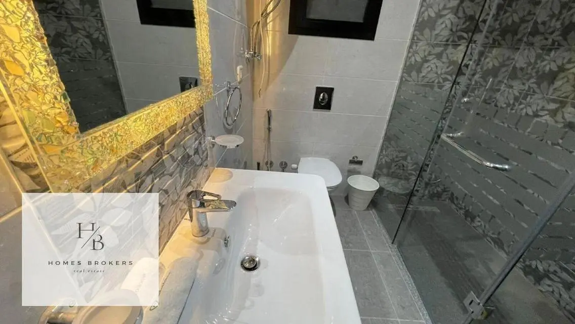 شقة فاخرة في Eastown Residences