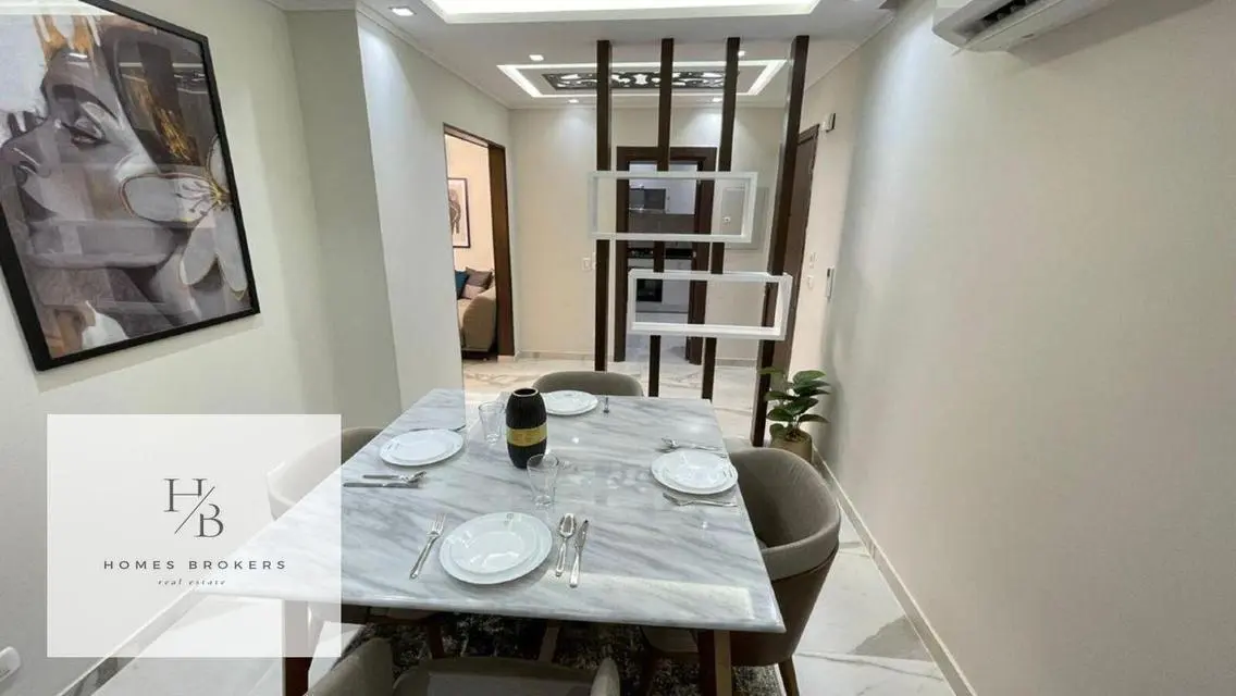 شقة فاخرة في Eastown Residences