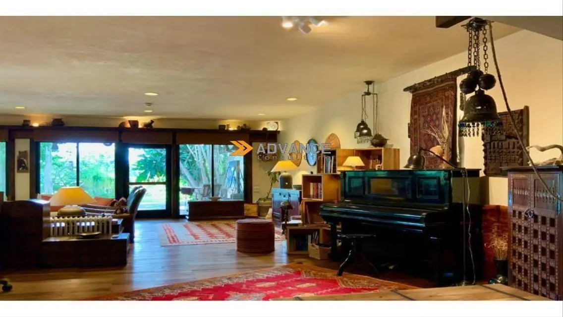 Luxury Villa with Full Amenities in the Heart of the City