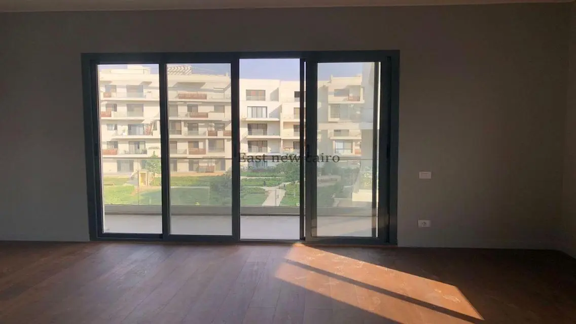Luxury Apartment in V-Residence 200