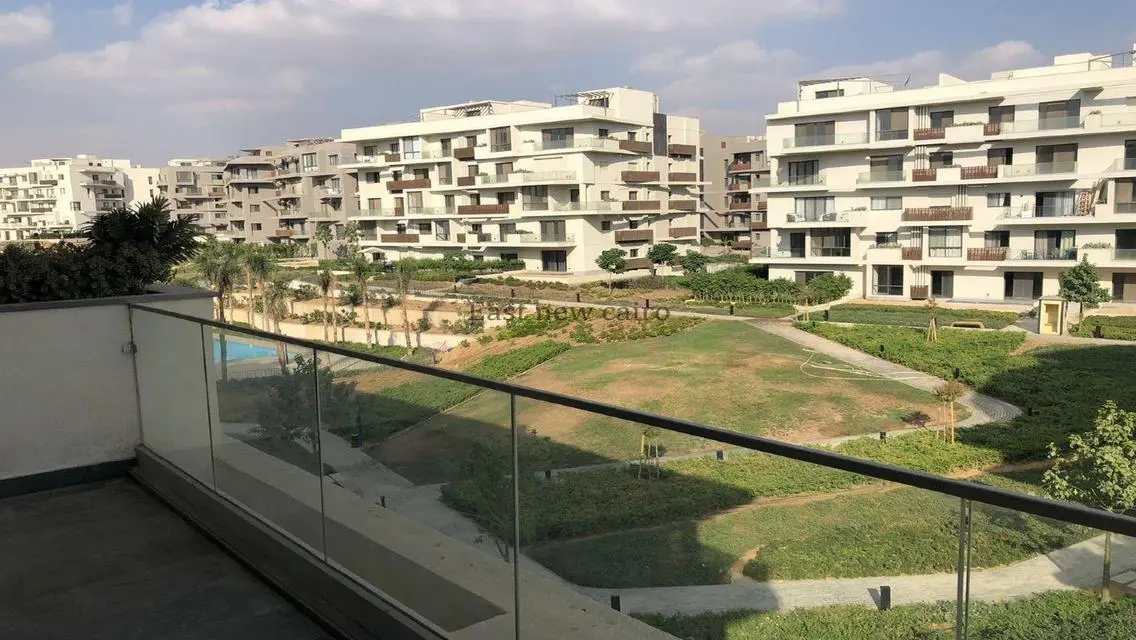 Luxury Apartment in V-Residence 200