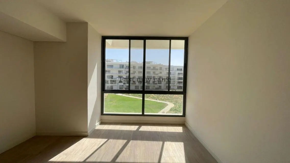 Luxury Apartment in V-Residence 200