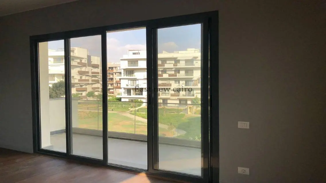 Luxury Apartment in V-Residence 200