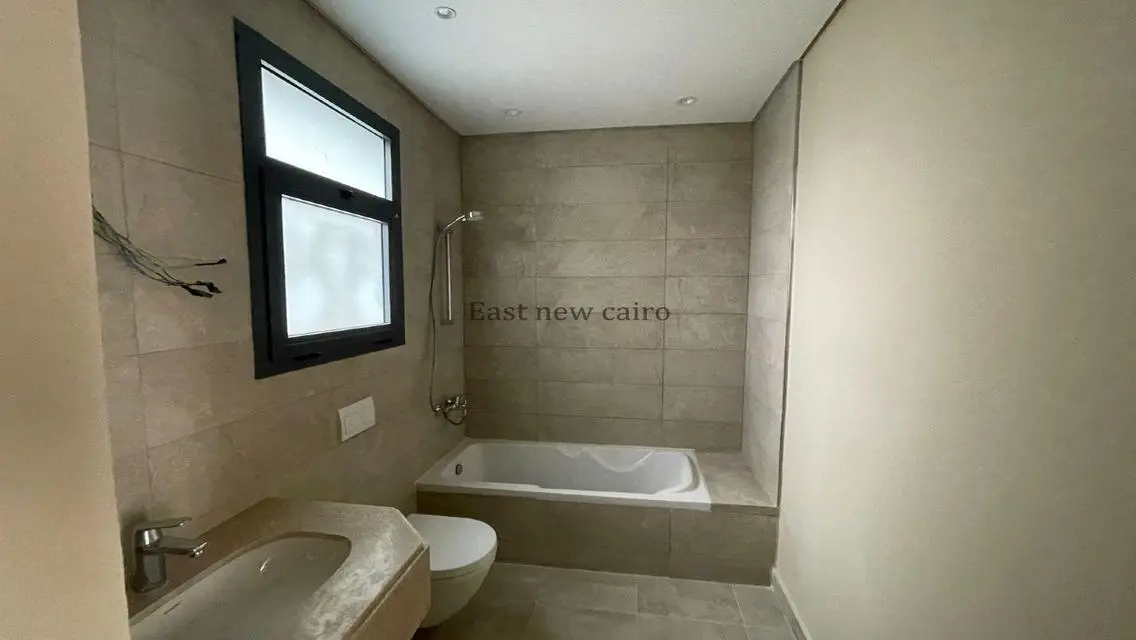 Luxury Apartment in V-Residence 200