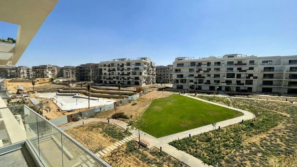 Luxury Apartment in V-Residence 200