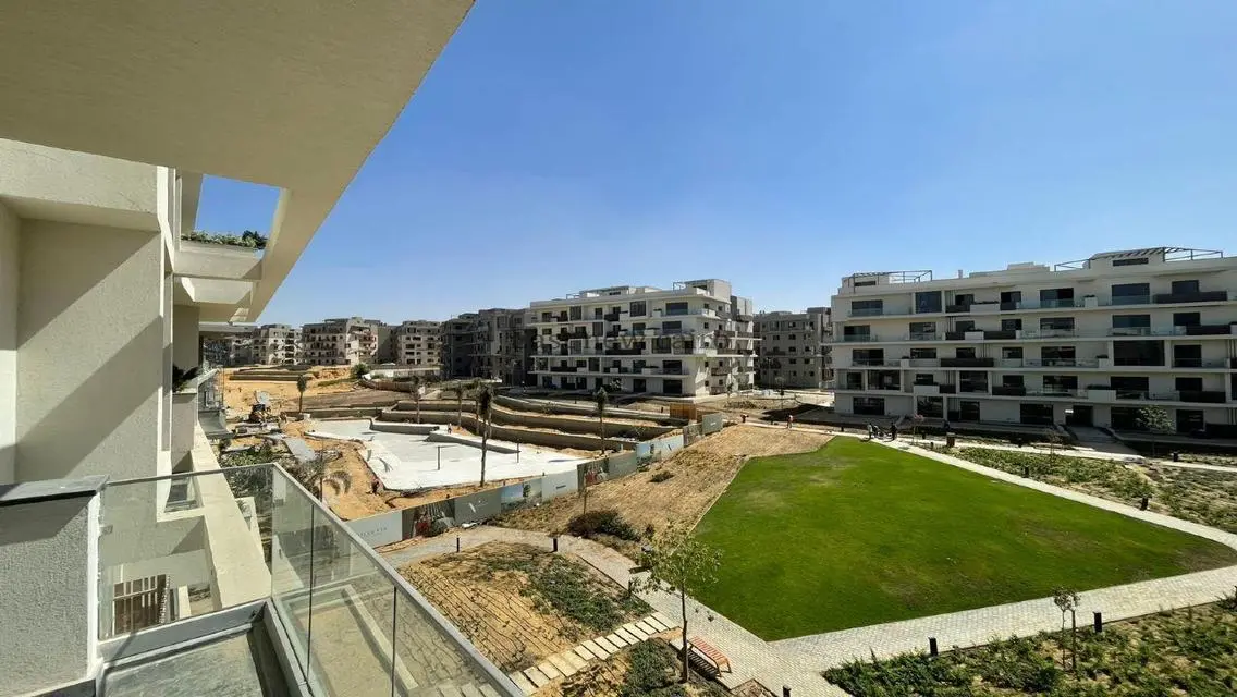 Luxury Apartment in V-Residence 200