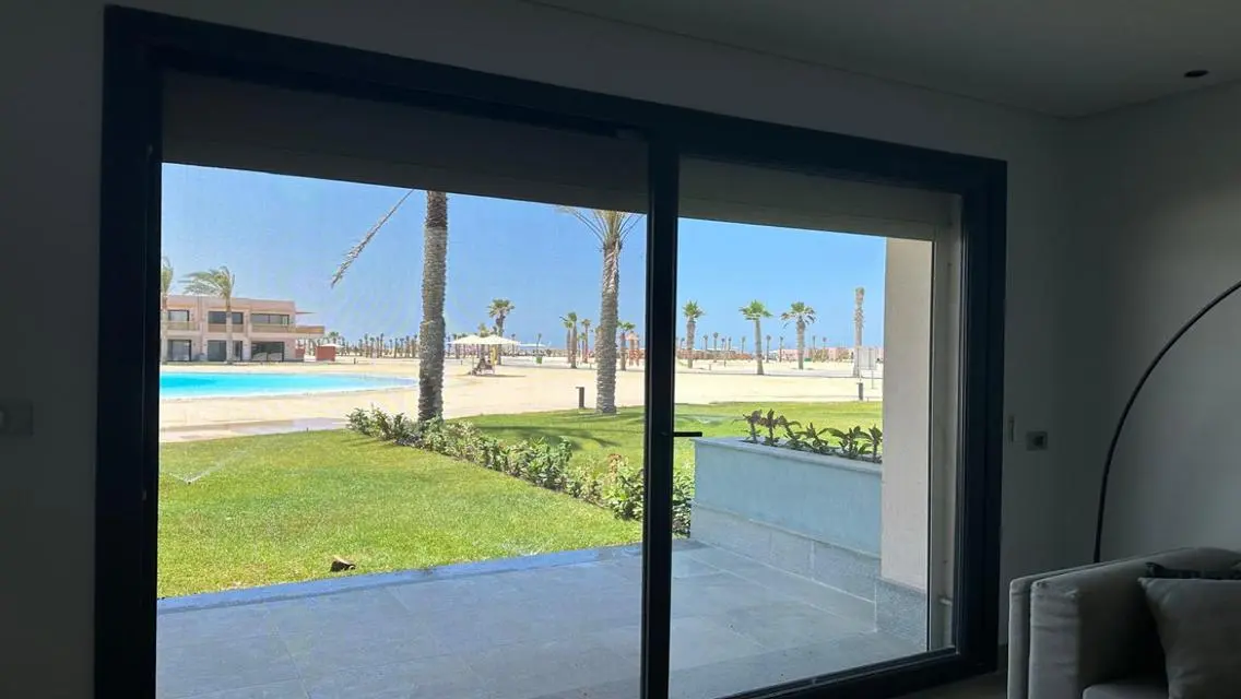 شقة مع شرفة مطلة على بحيرات