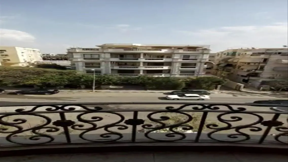 شقة فاخرة للبيع بمساحة واسعة
