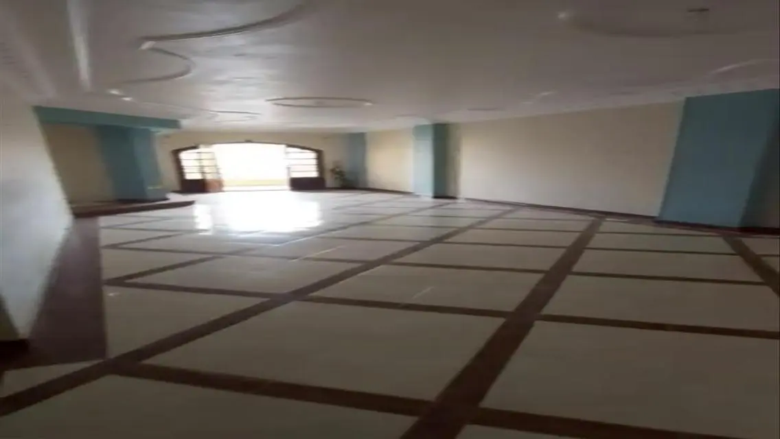 شقة فاخرة للبيع بمساحة واسعة