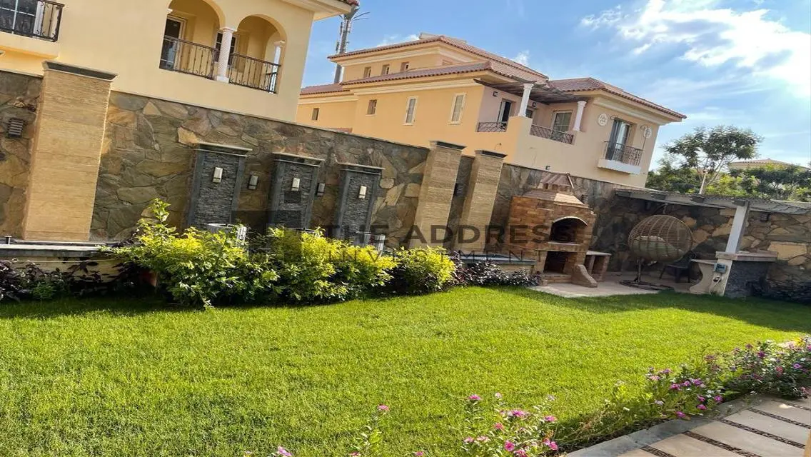 Luxury Villa with Private Garden and Pool