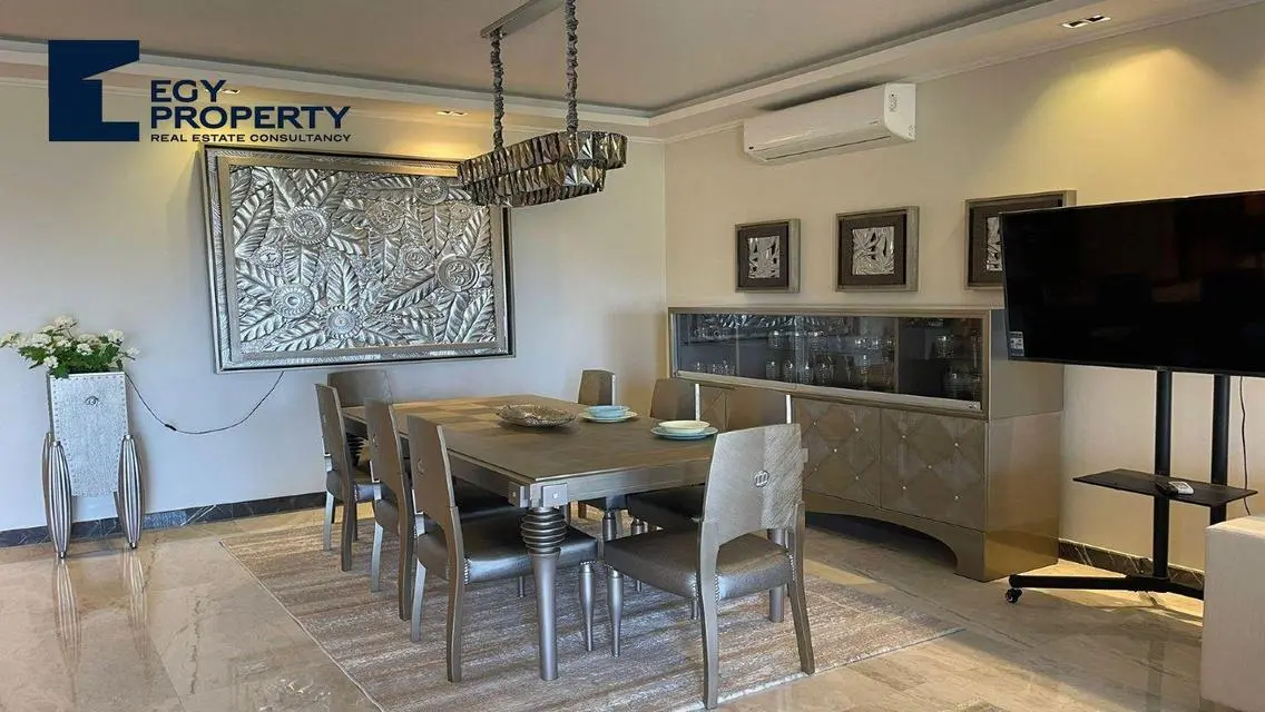 Luxury Villa for Sale with Private Pool and Garden in the Heart of the City