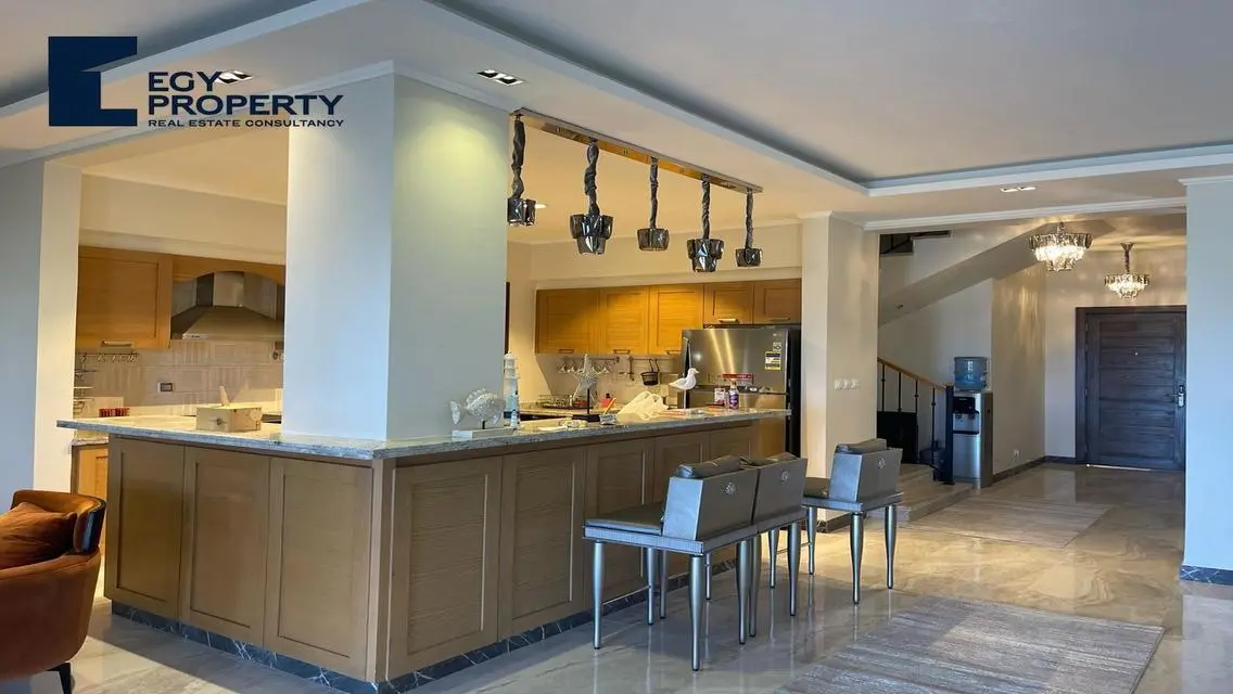 Luxury Villa for Sale with Private Pool and Garden in the Heart of the City