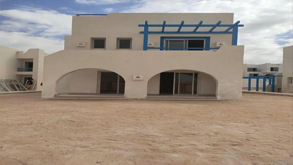 شقة فاخرة مطلة على البحيرة مع مرافق متميزة