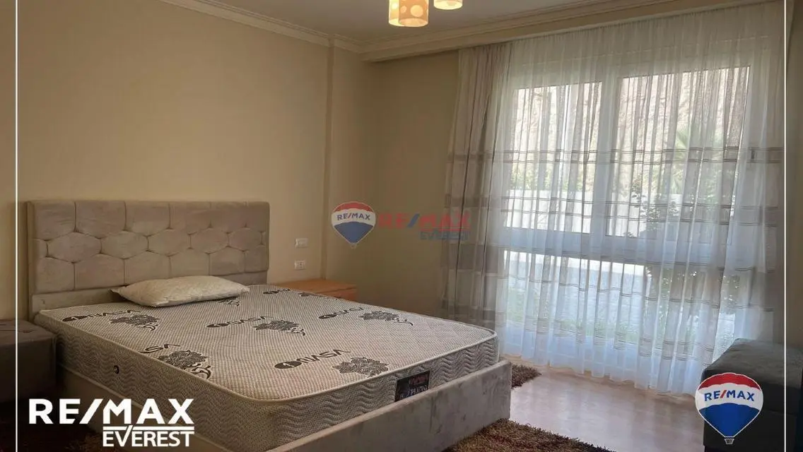 فيلا فاخرة مع حديقة ومسبح خاص