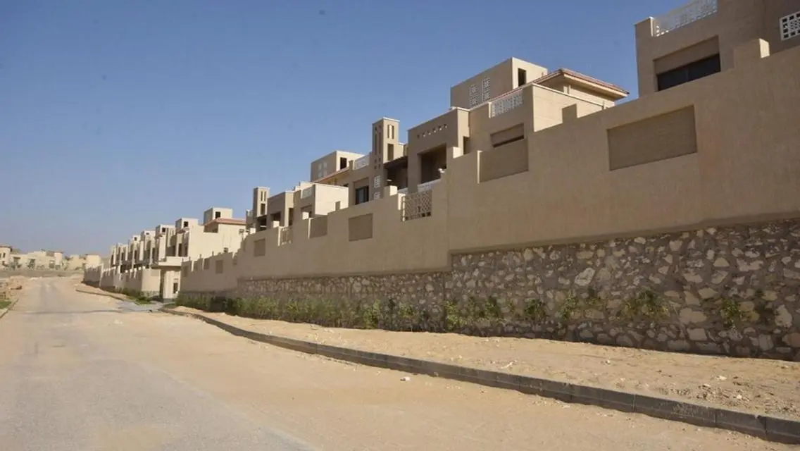 Luxurious Apartment in Green Compound 252