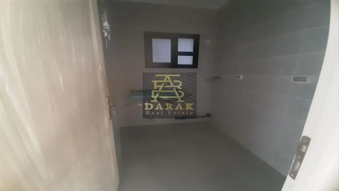 شقة فاخرة في77-B8 بمساحة متر
