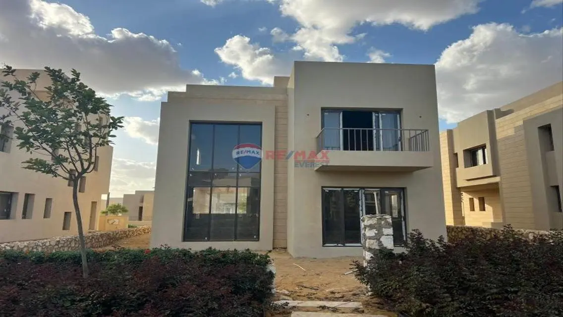 Luxury Villa with 400 sqm Private Garden and Pool