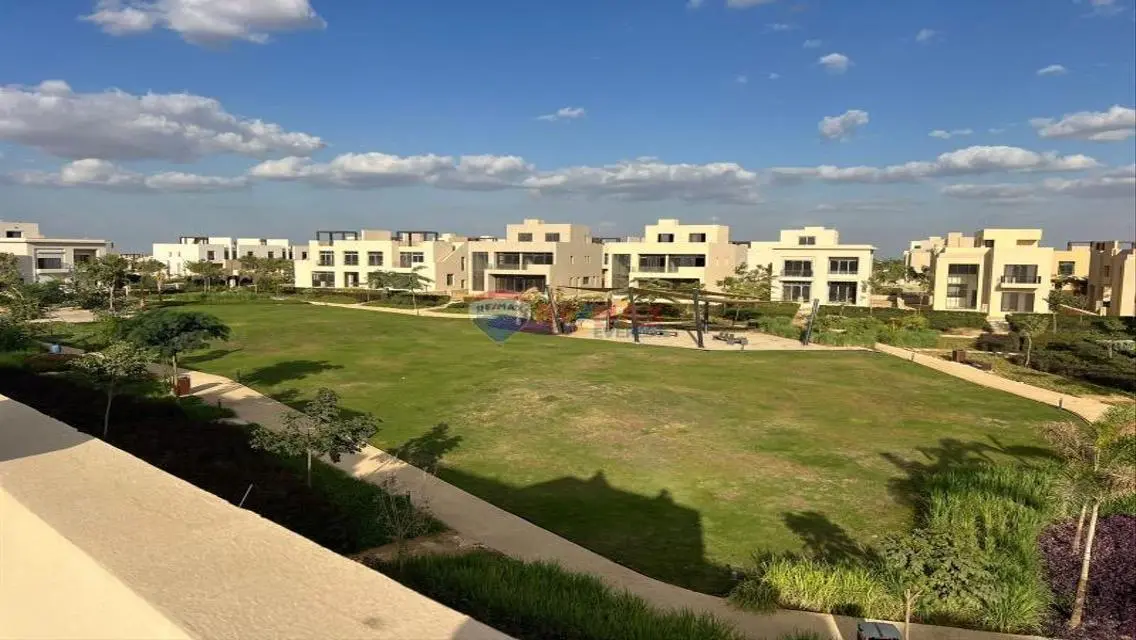 Luxury Villa with 400 sqm Private Garden and Pool