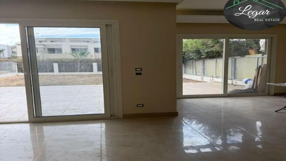 شقة فاخرة في كومباوند بالم فالي