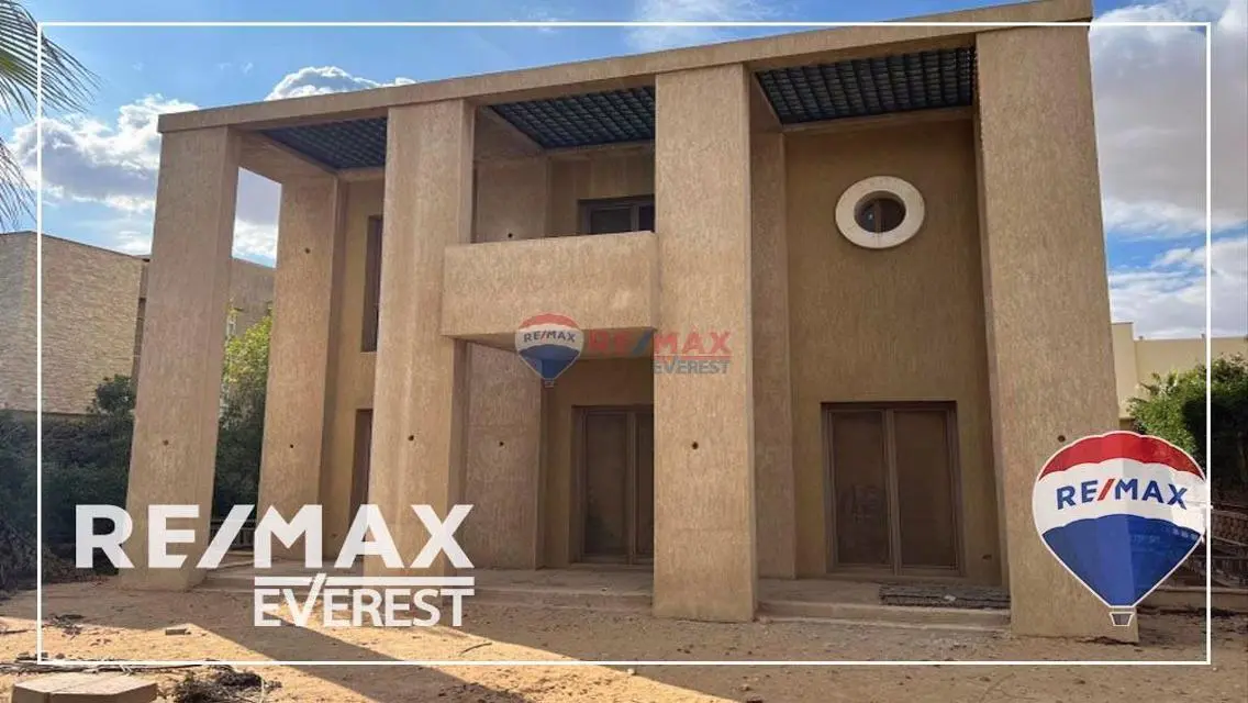 Luxurious Villa with Spacious Design and Amazing Amenities