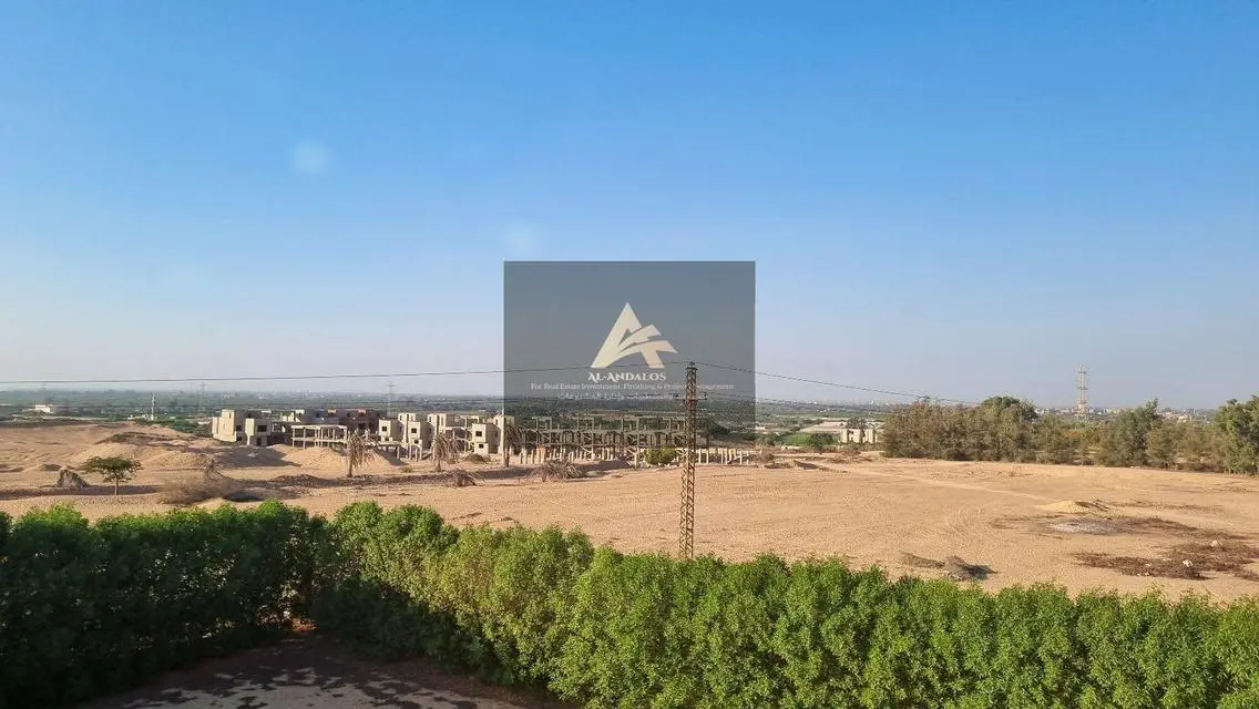 فيلا رائعة مع مسبح خاص وحديقة في موقع متميز