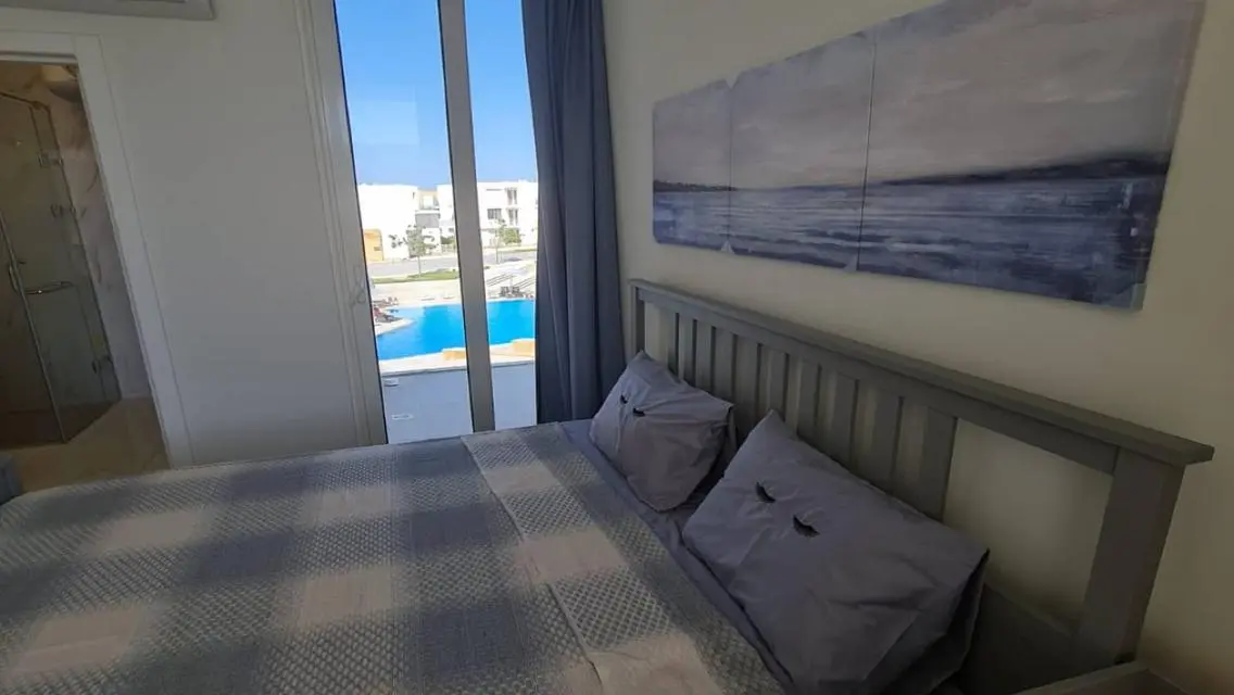 Luxury Apartment with Spacious Design
