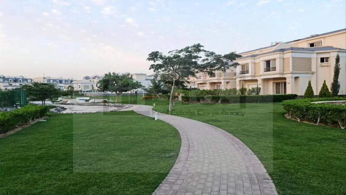 Luxury Villa for Sale in ST81