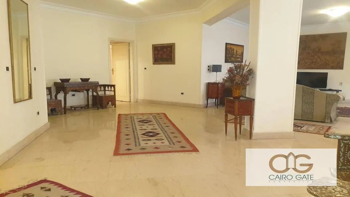 شقة فسيحة 4 غرف نوم للإيجار في الزمالك