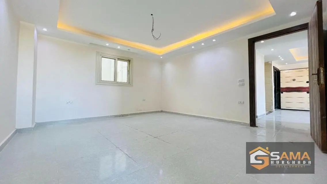 شقة فاخرة للبيع بإطلالة رائعة على البحيرات