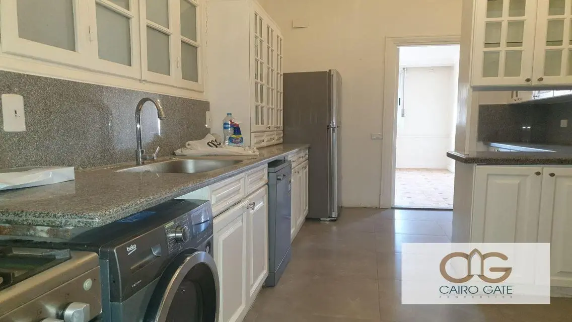 شقة براقة ومميزة مع تراس في زمالك