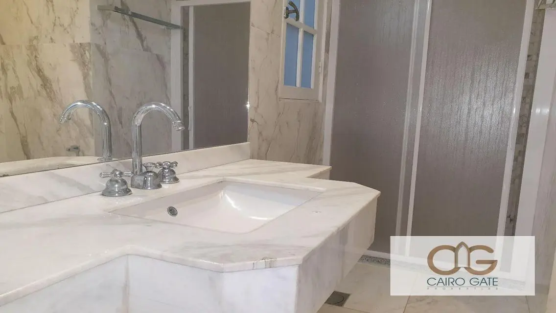 شقة براقة ومميزة مع تراس في زمالك