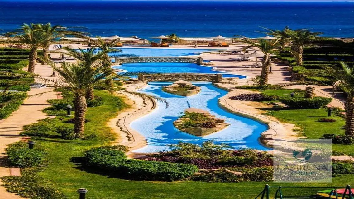فيلا فاخرة للبيع بمساحة 150 متر في موقع متميز
