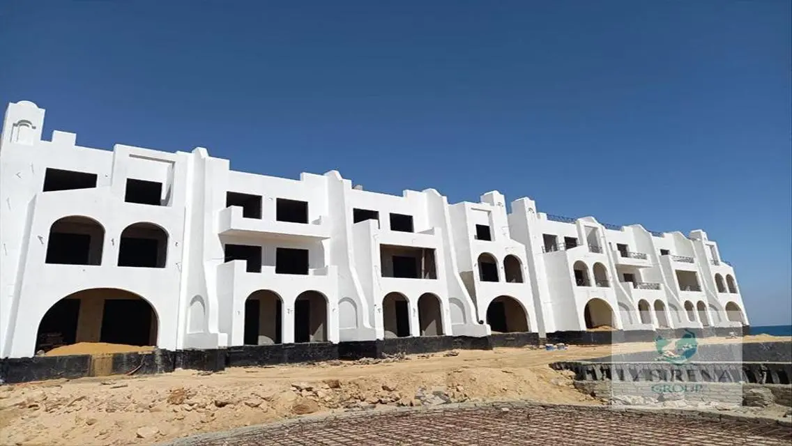 شقة فاخرة بمسبح خاص وحديقة خاصة