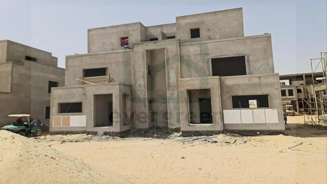 شقة فاخرة في كمبوند نايا ويست - 3 غرف نوم مع حديقة خاصة