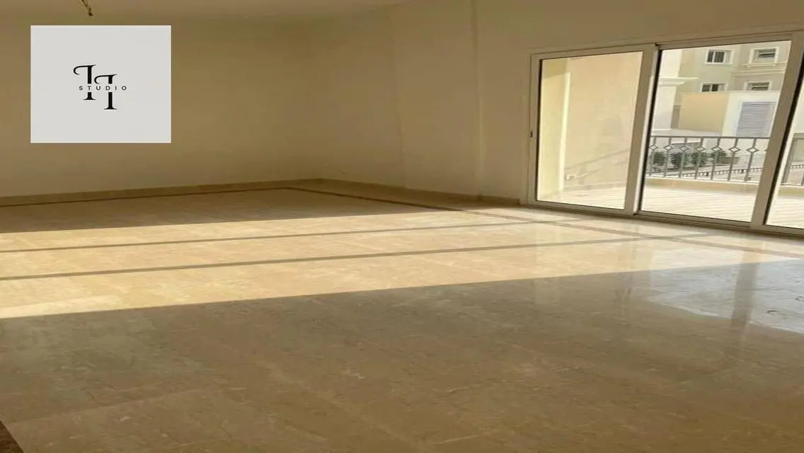 Stunning Apartment with Beautiful Lake View