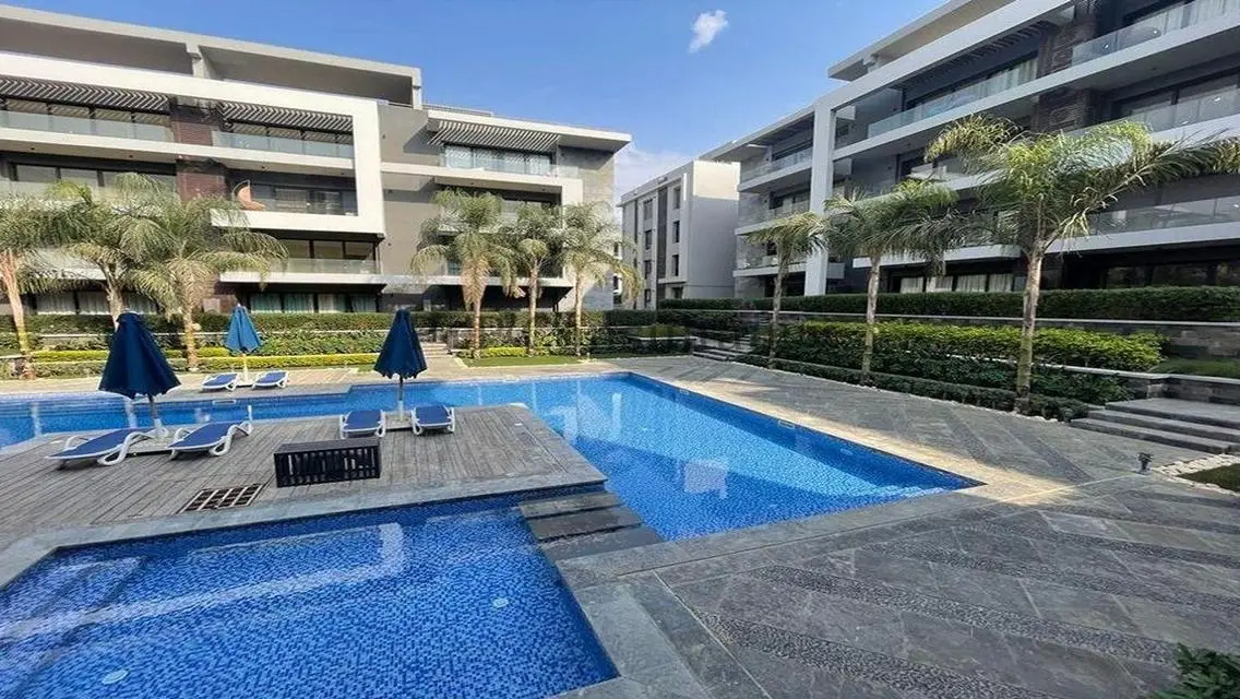 Stunning House with Shared Pool and Private Garden